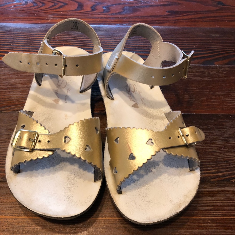 Gold Saltwater Sweetheart Sandals